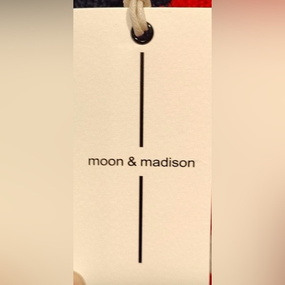 NWT moon & madison Patriotic Flag Sweater - Picture 4 of 4